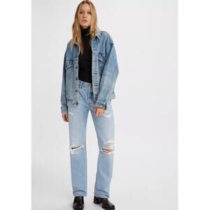 Levi's 25 x 32 blue Distressed mid rise jeans